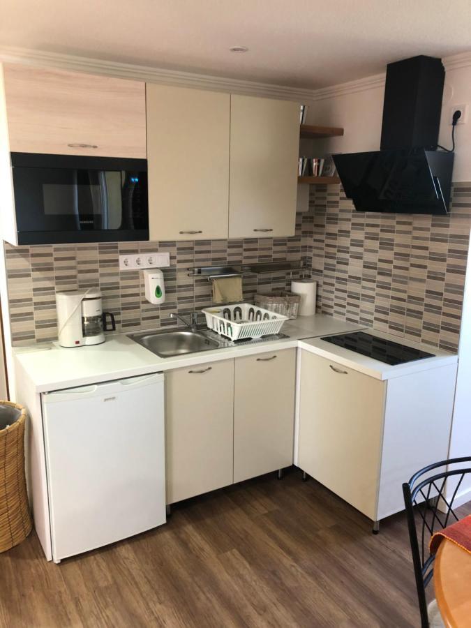 Laura-Haus Lägenhet Vonyarcvashegy Exteriör bild